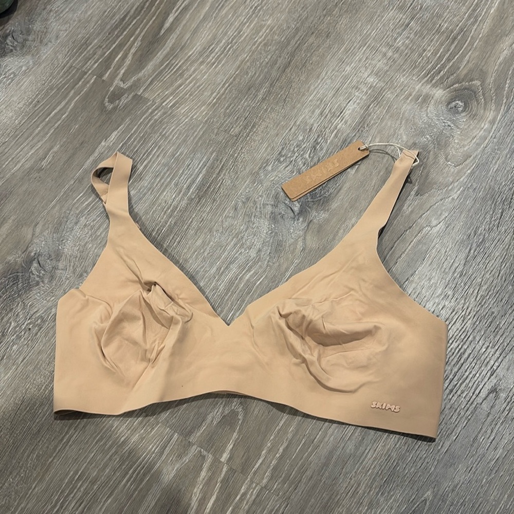 NWT Skims Plunge Bra